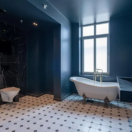 The Hotel 4*