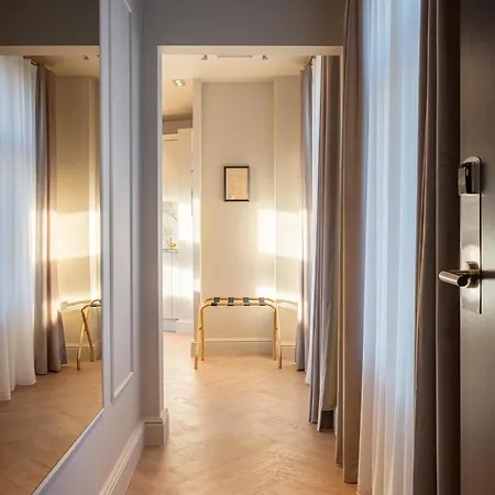 The Self Check-in Boutique Hotell