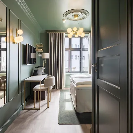 The Hotel 4*